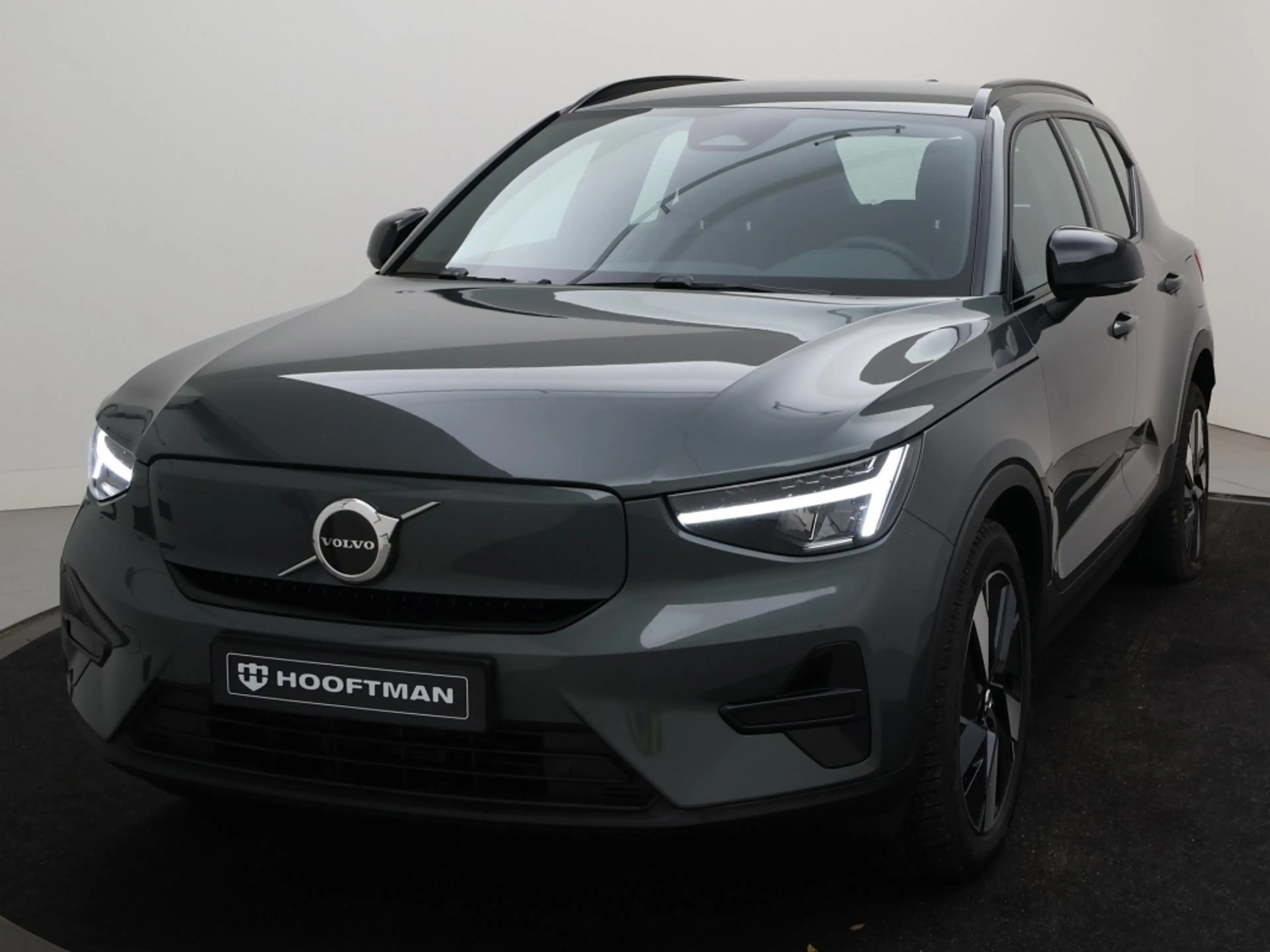 Volvo EX40 EXT. RANGE 82Kwh PLUS DARK — photo 6