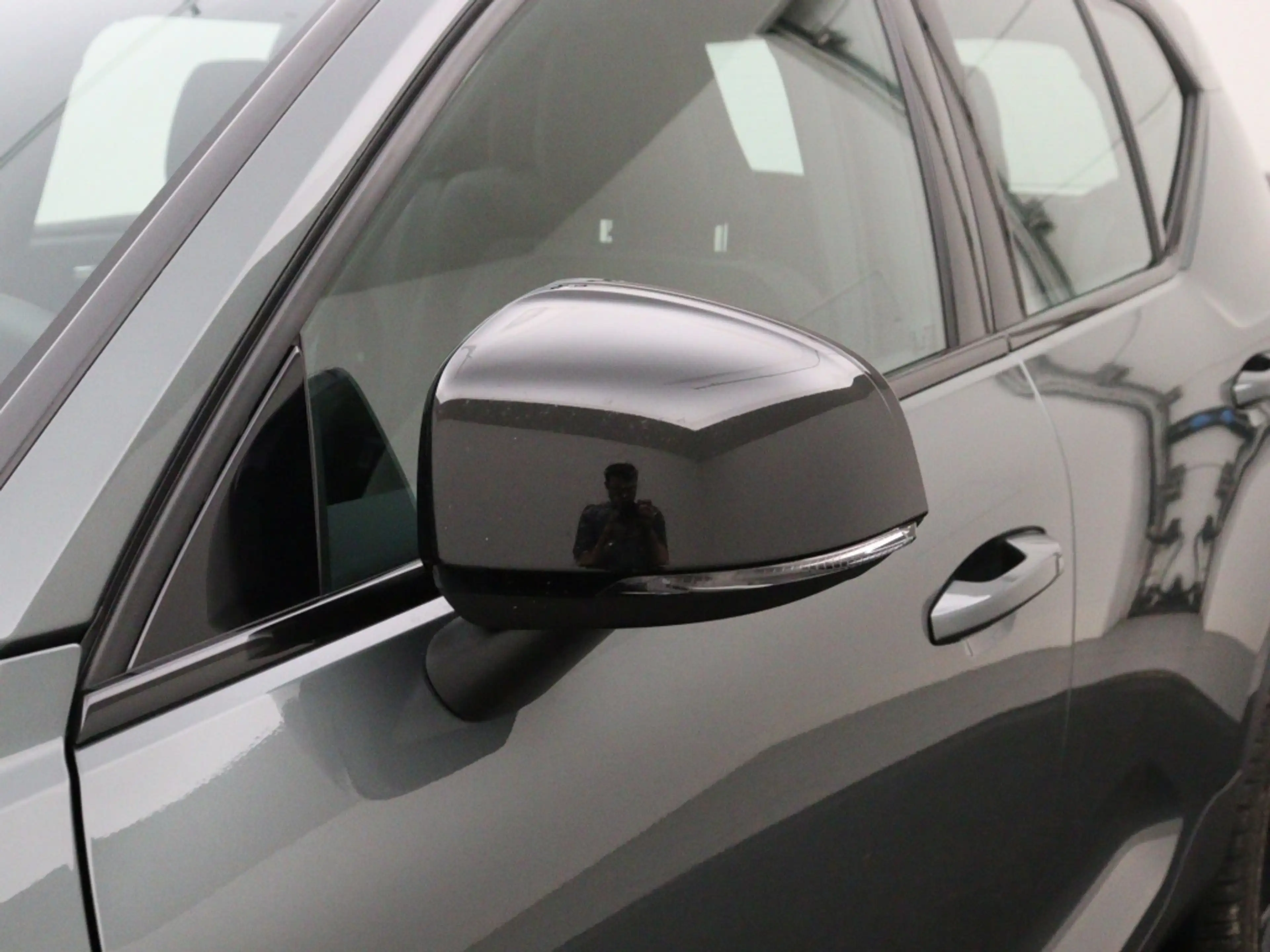Volvo EX40 EXT. RANGE 82Kwh PLUS DARK — photo 9