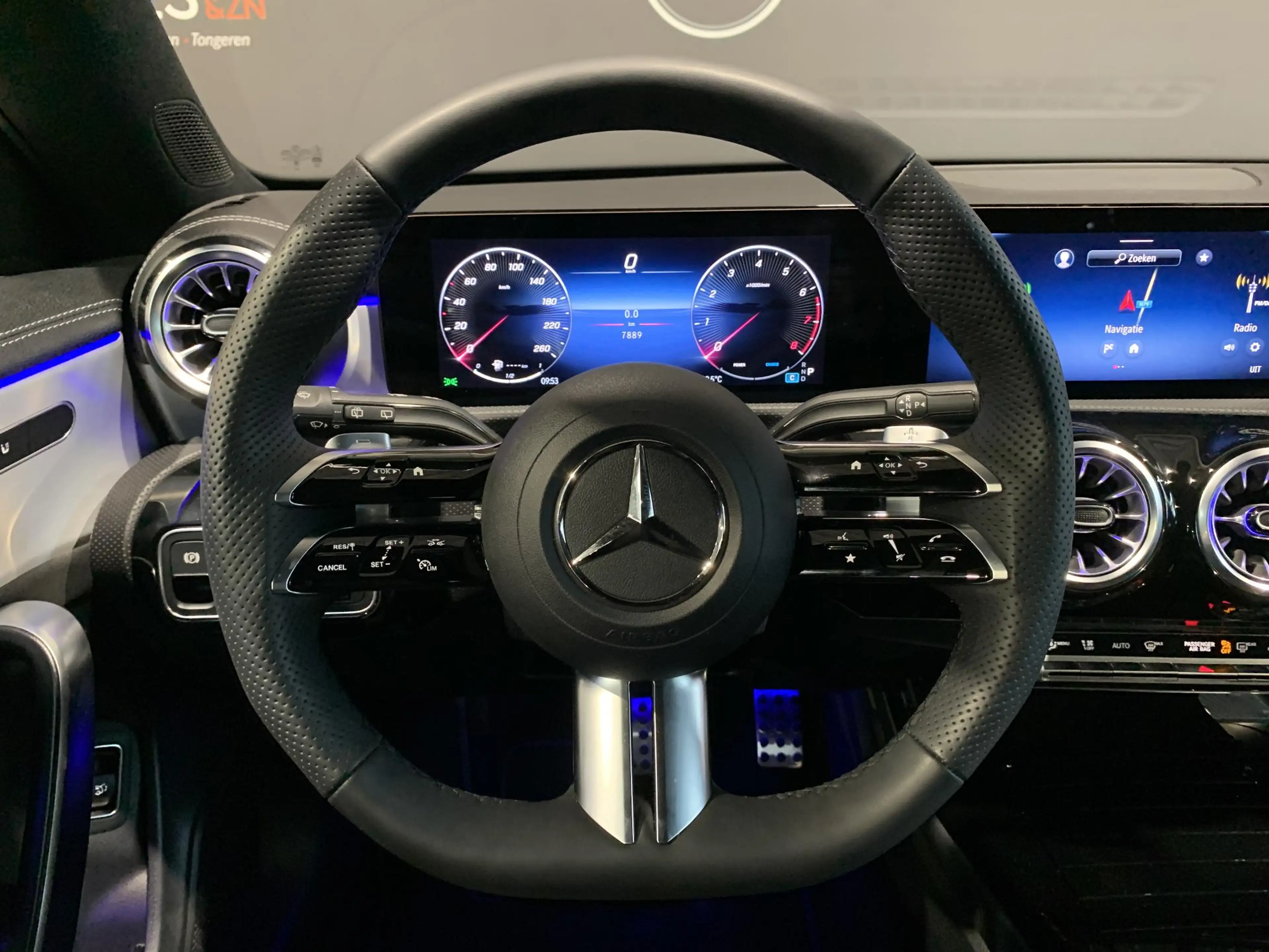 Mercedes-Benz CLA 200 Shooting Brake AMG Line - DOS 8883 — photo 12