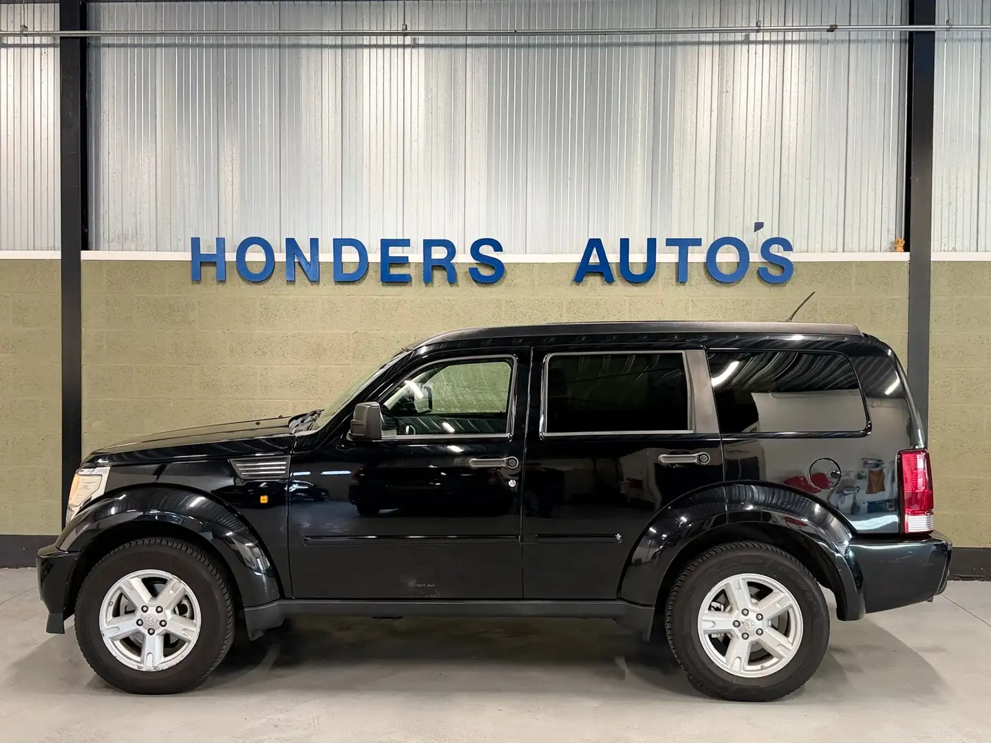 Dodge Nitro 3.7 V6 SE SLT AROSA I TREKHAAK I ALL SEASON I 4X4 Negro - 2