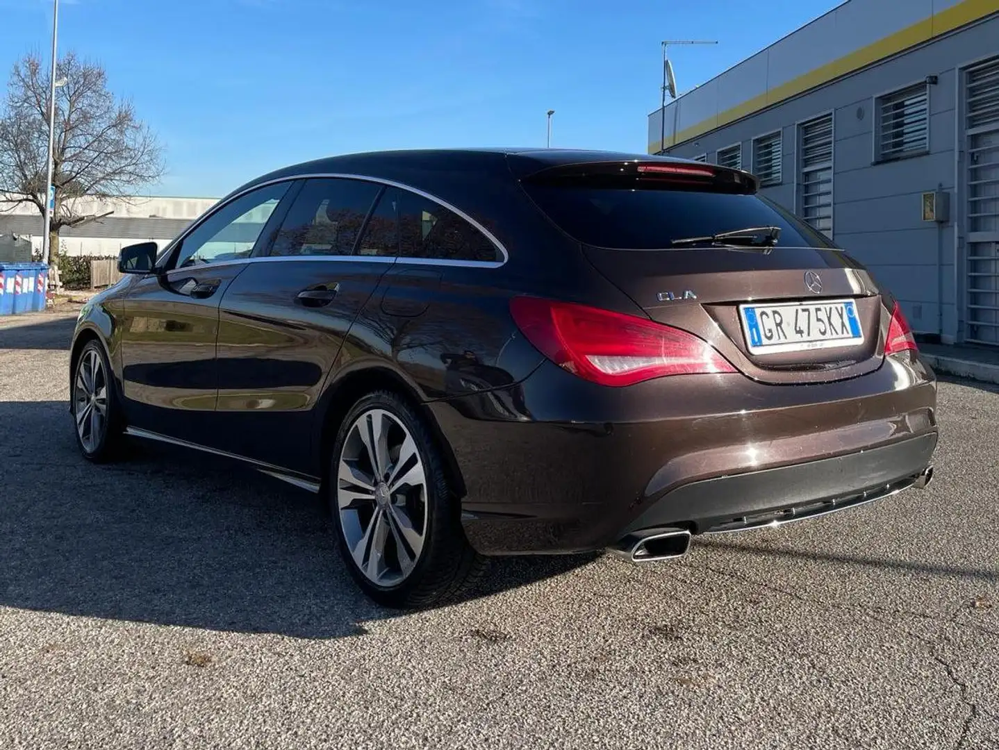 Mercedes-Benz CLA 180 CLA Shooting Brake - X117Shooting Brake Sport auto Коричневий - 2