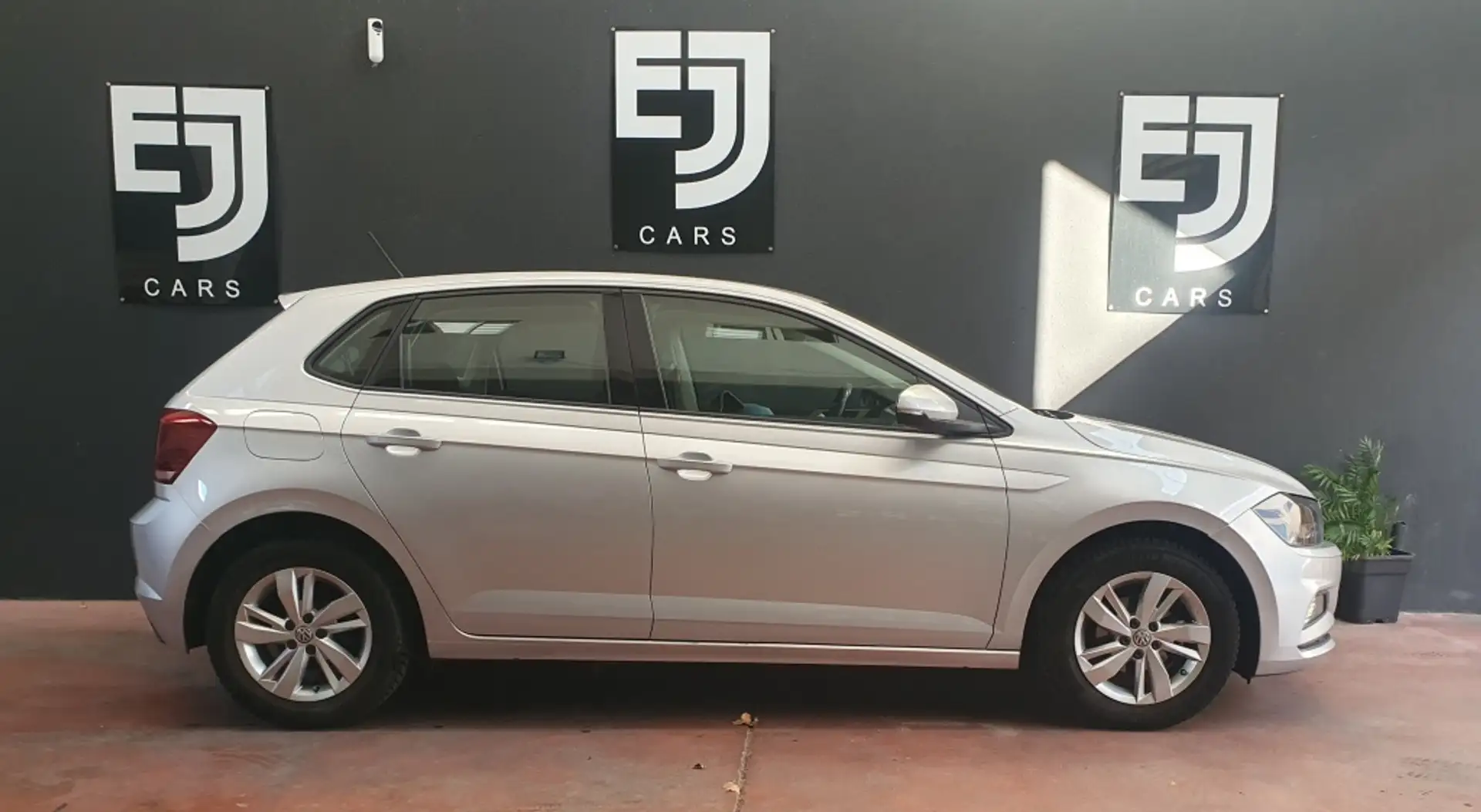 Volkswagen Polo 1.0 Advance 59kW Gris - 2