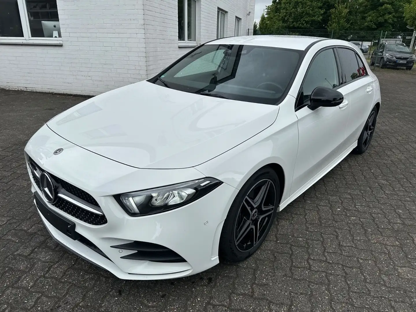 Mercedes-Benz A 180 B AMG line Night LED Kamera Digital Totwin Blanc - 1
