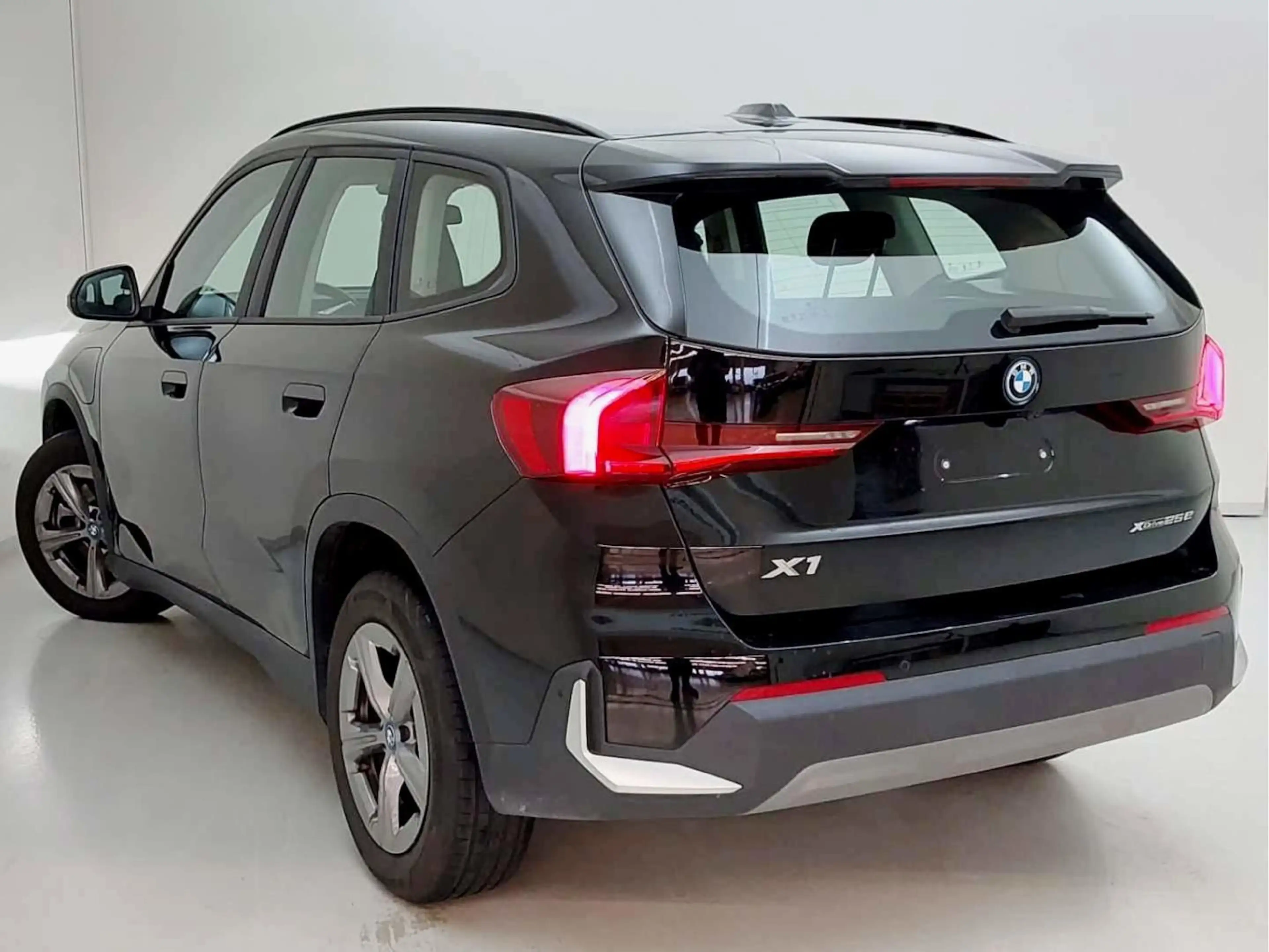 BMW X1 xDrive 25e Aktivsitz Kam. Adap.LED H+K Sound — photo 3
