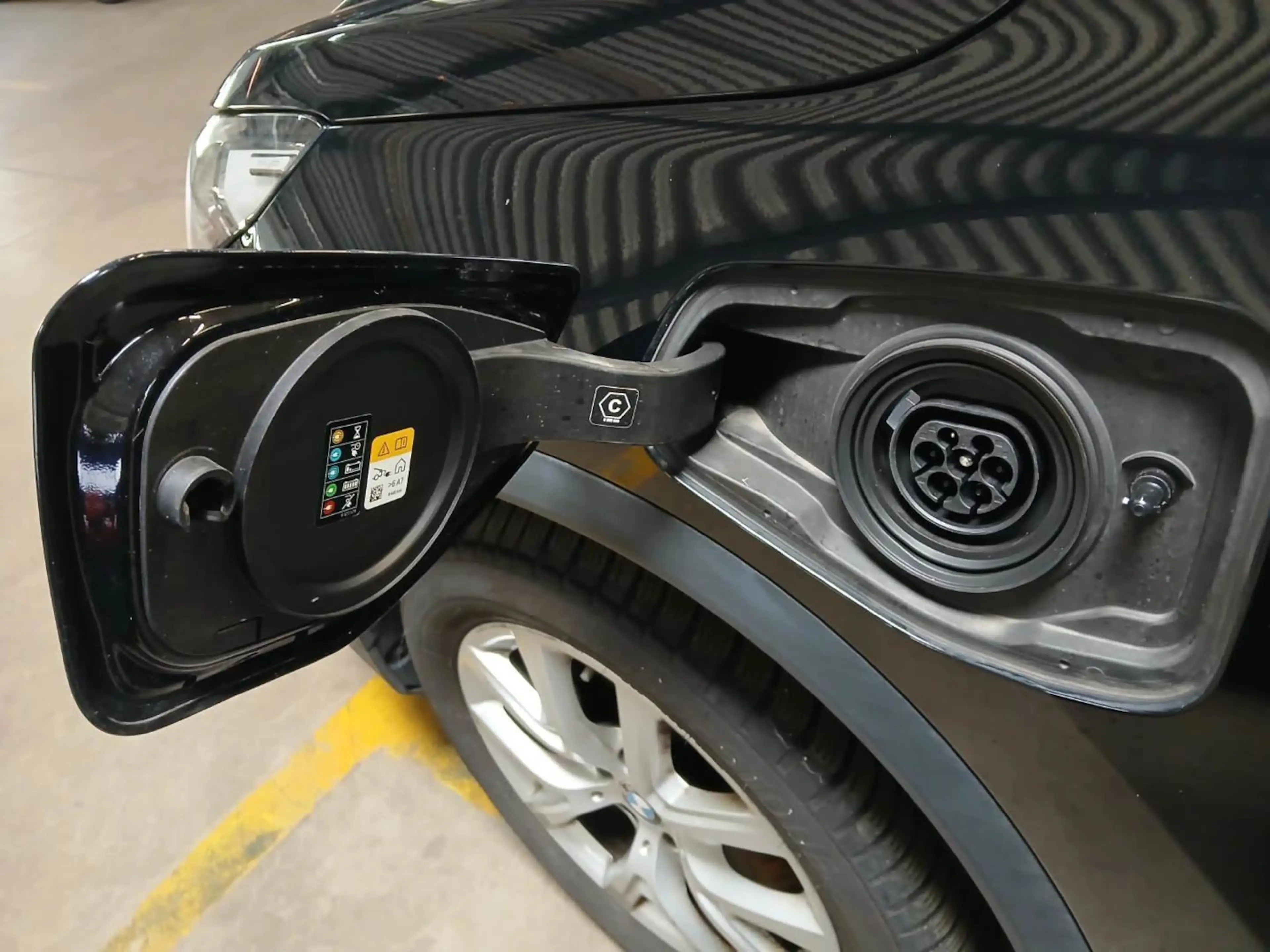 BMW X1 xDrive 25e Aktivsitz Kam. Adap.LED H+K Sound — photo 14