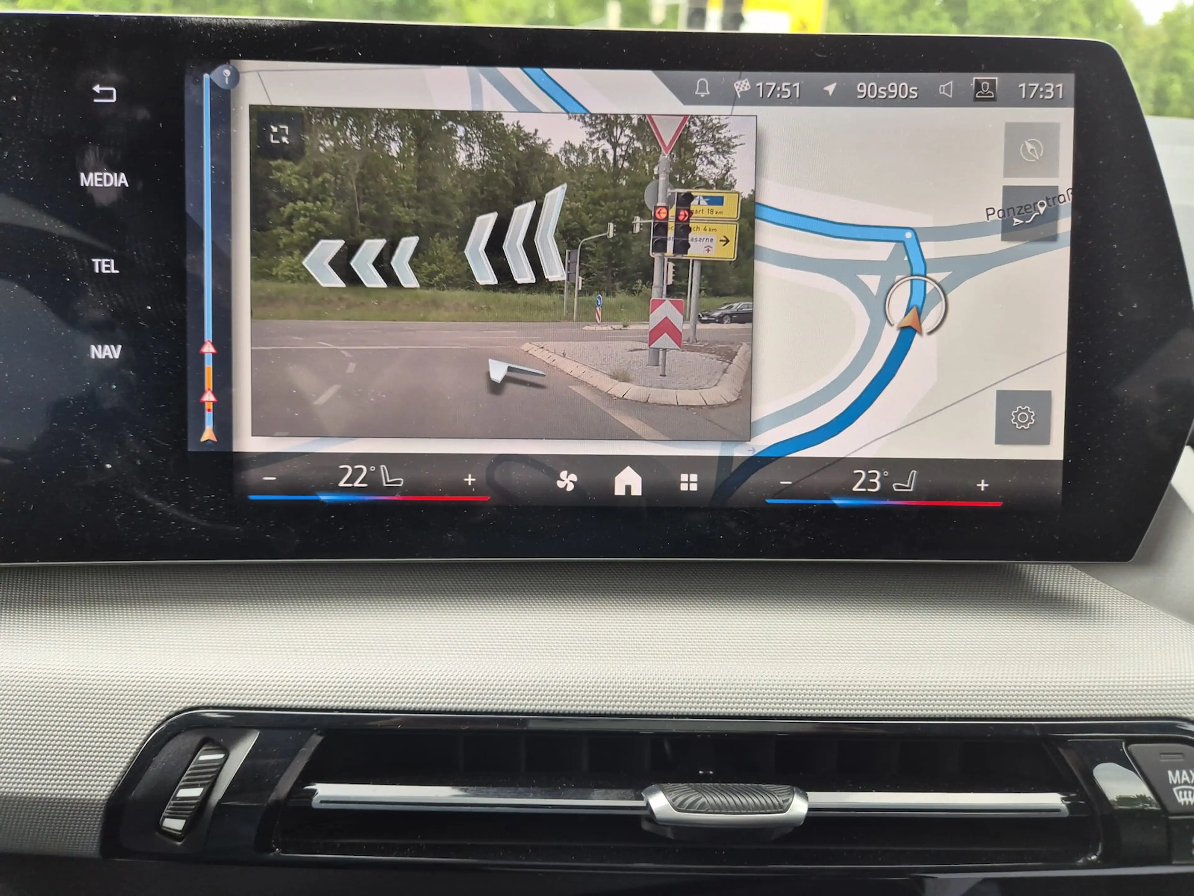 BMW X1 xDrive 25e Aktivsitz Kam. Adap.LED H+K Sound — photo 10