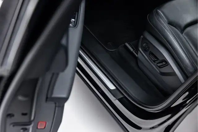 Audi Q7 view 21