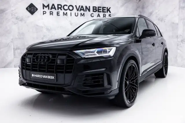 Audi Q7 view 4