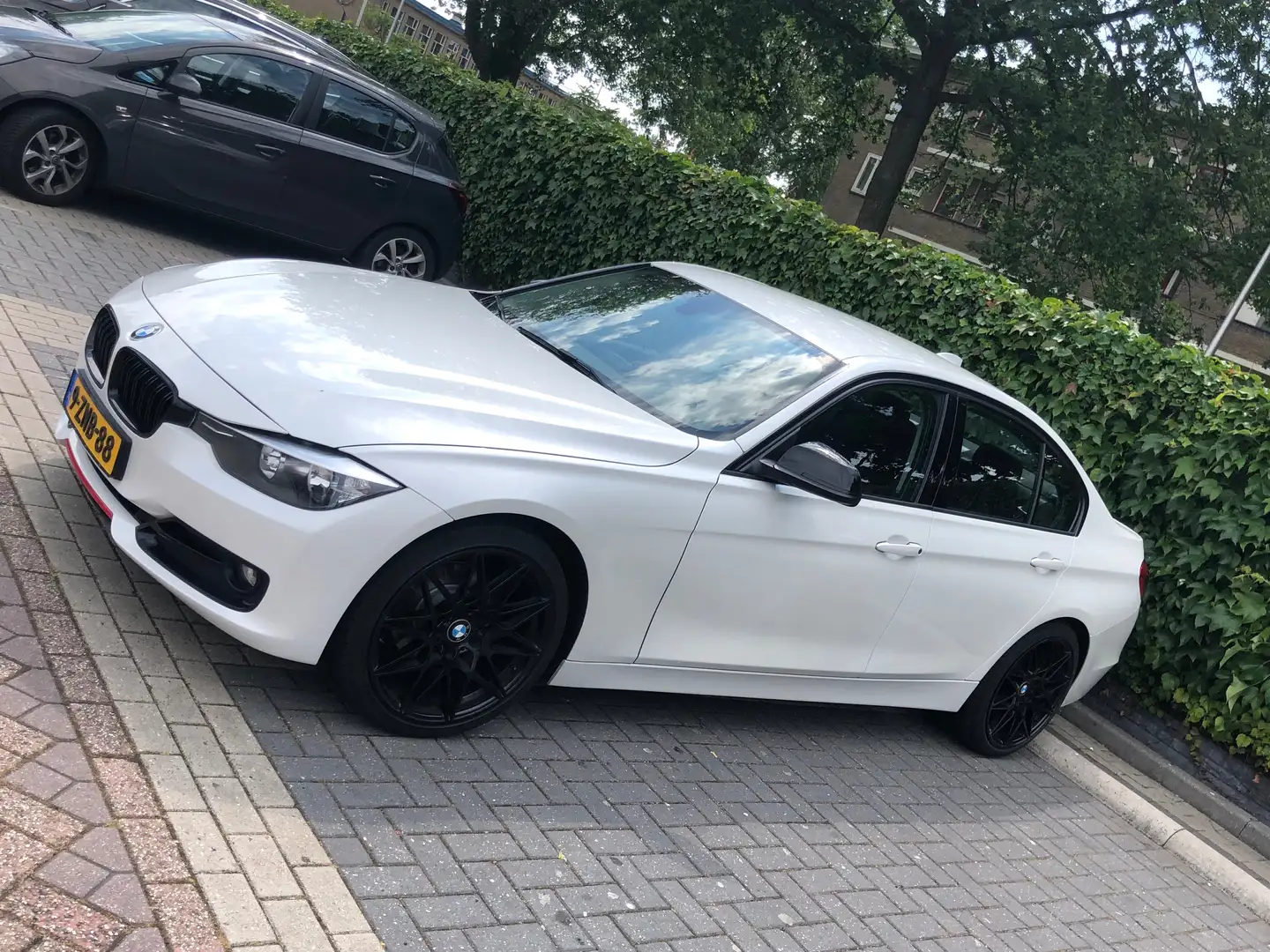 BMW 320 d EDE Business White - 1
