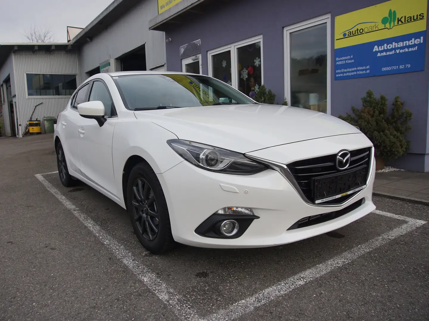 Mazda 3 Center-Line Weiß - 1