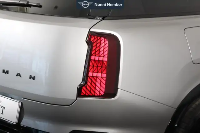 MINI Countryman view 6