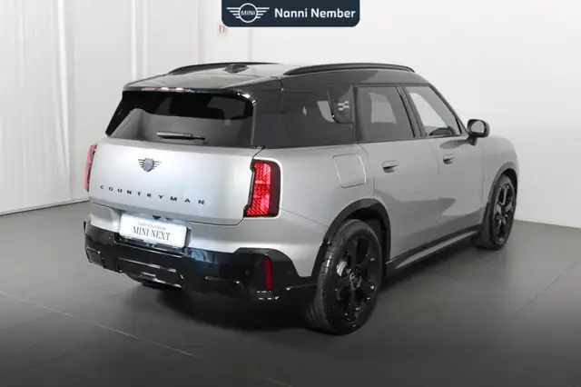 MINI Countryman view 3