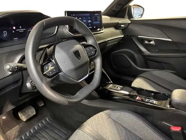 Peugeot 2008 view 11