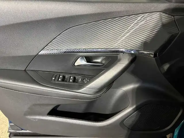Peugeot 2008 view 10
