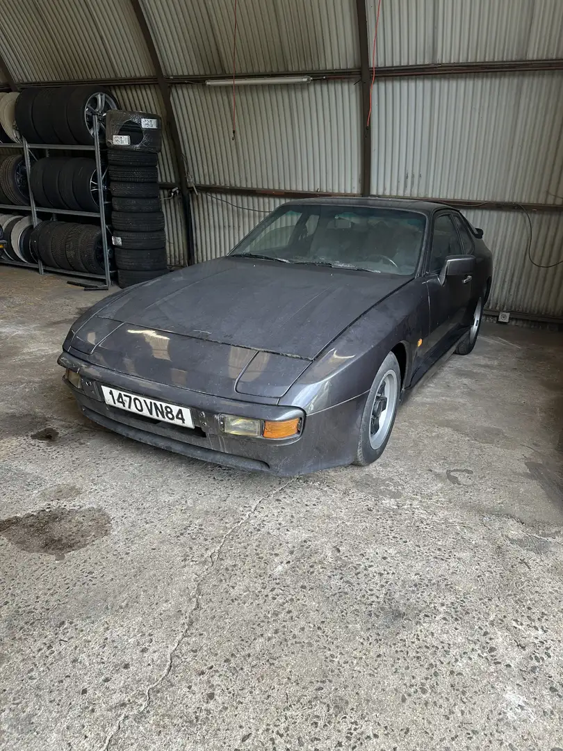 Porsche 944 - 1