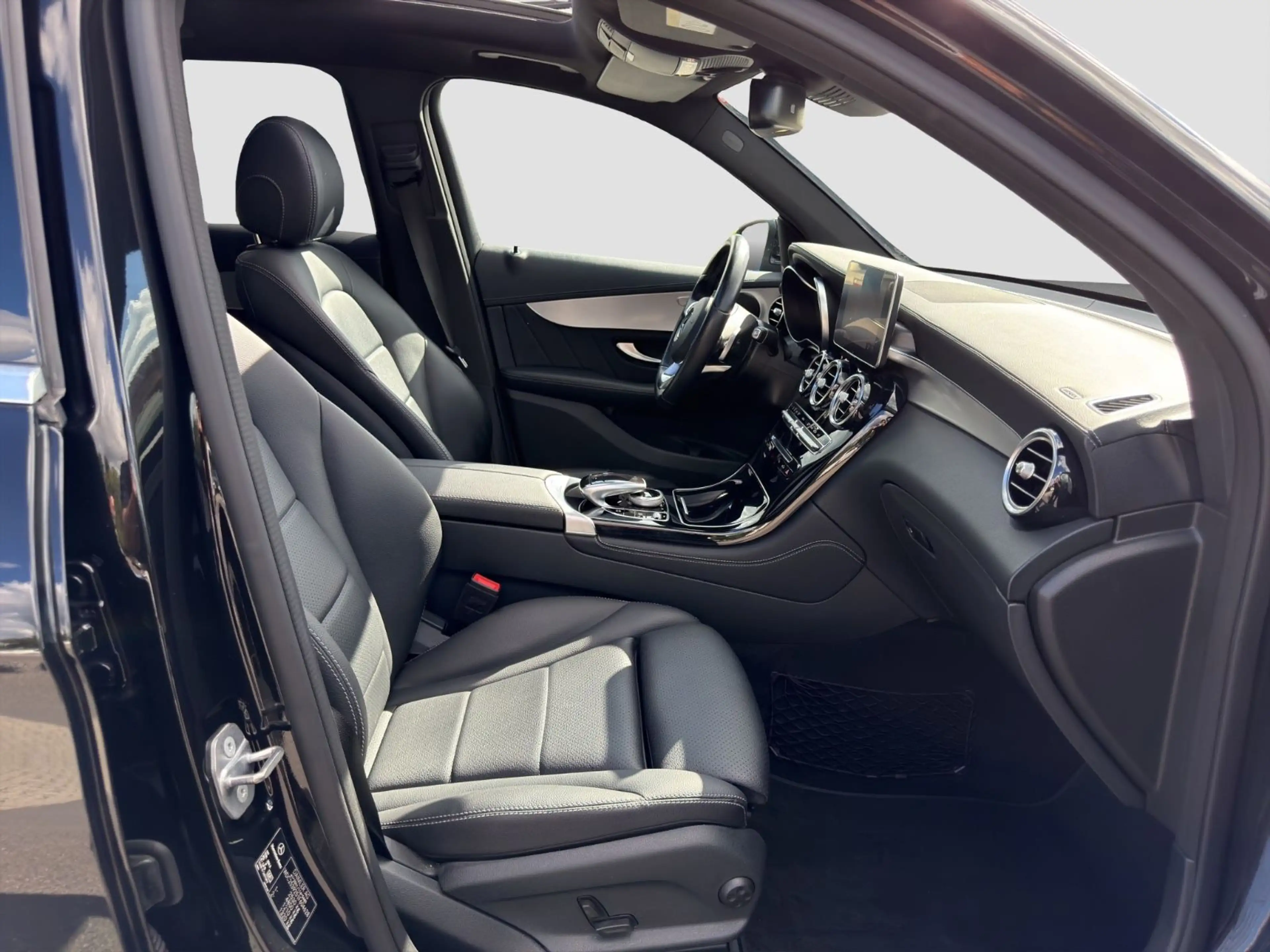 Mercedes-Benz GLC 350 d 4M AMG Line/PANO/360°/LEDER/DISTR.PLUS — photo 10