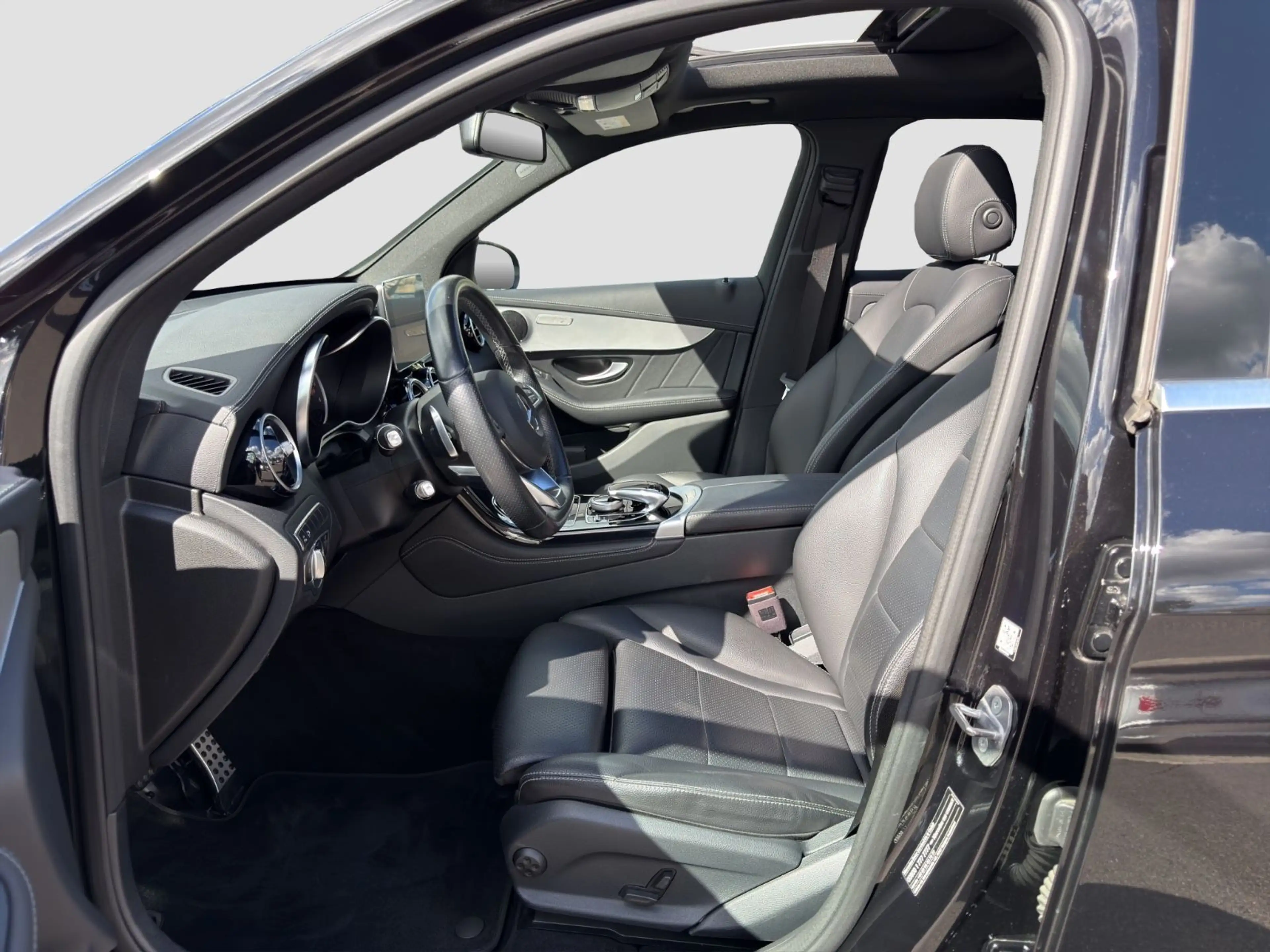 Mercedes-Benz GLC 350 d 4M AMG Line/PANO/360°/LEDER/DISTR.PLUS — photo 9