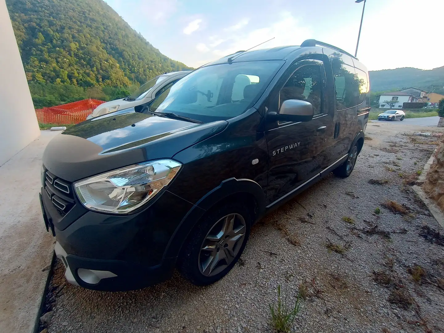 Dacia Dokker Stepway 1.5 dci s&s 90cv Grau - 1