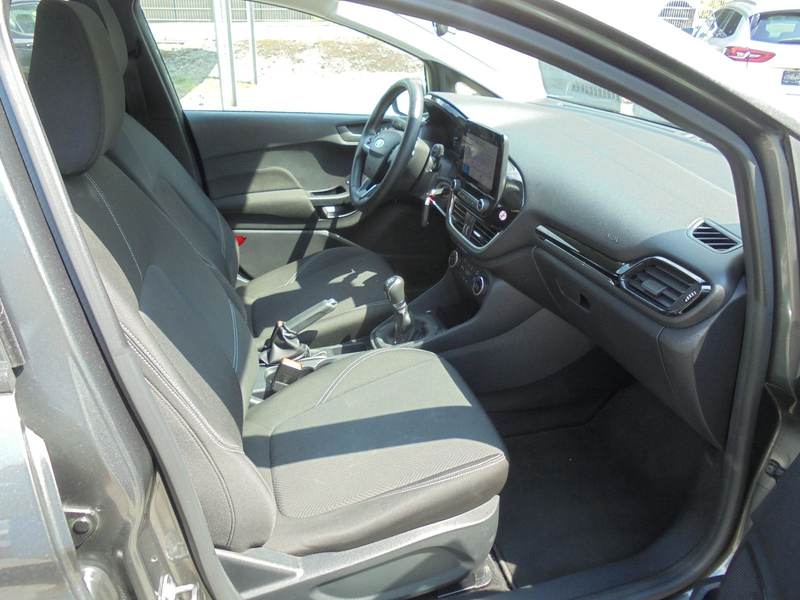 Ford Fiesta 1.1 12V Exclusive Cool & Connect 1. Hand — photo 14