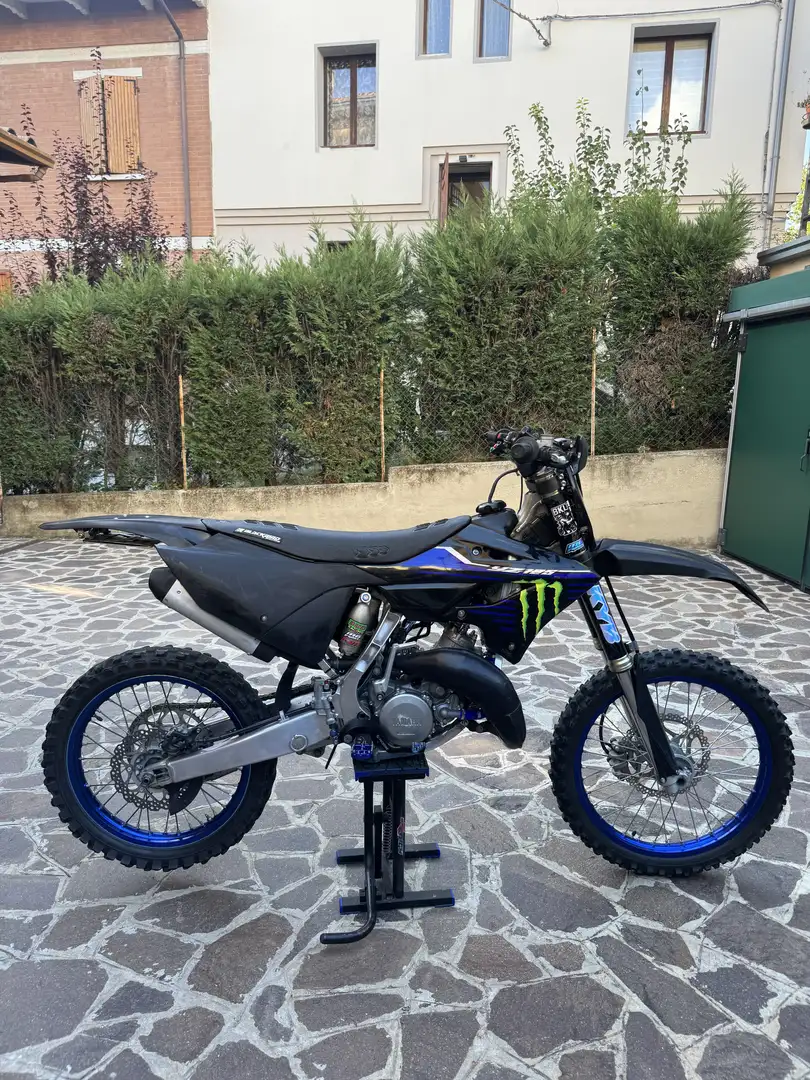 Yamaha YZ 125 monster edition - 1