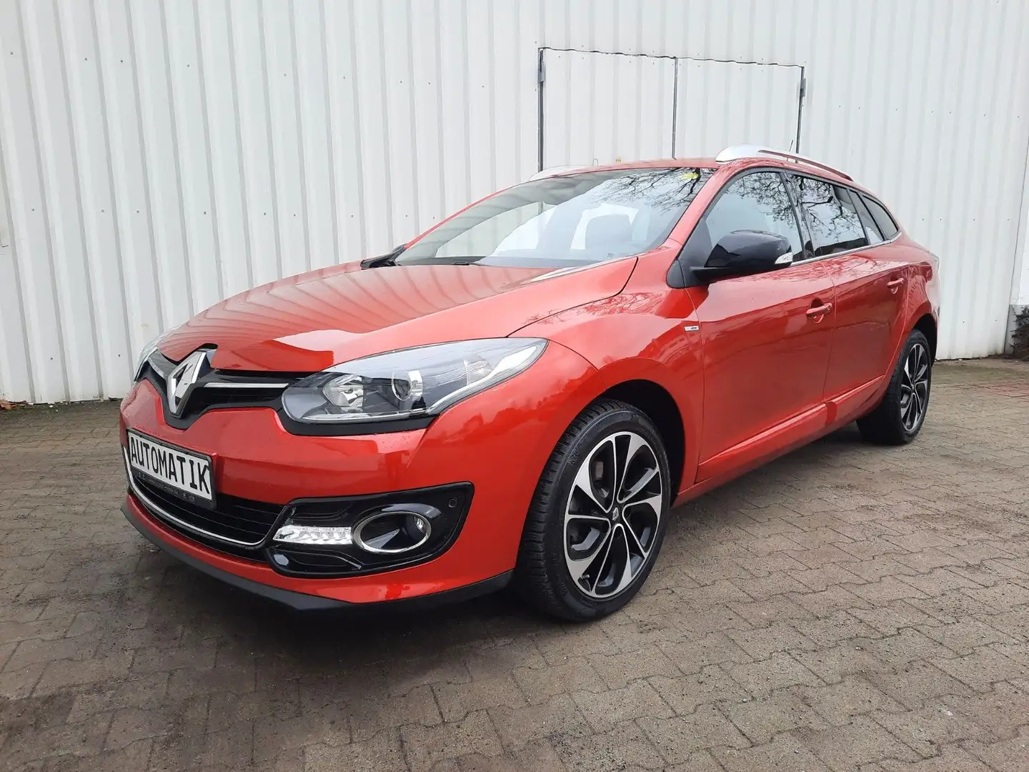 Renault Megane III Grandtour BOSE Edition -- TÜV NEU -- Rot - 1