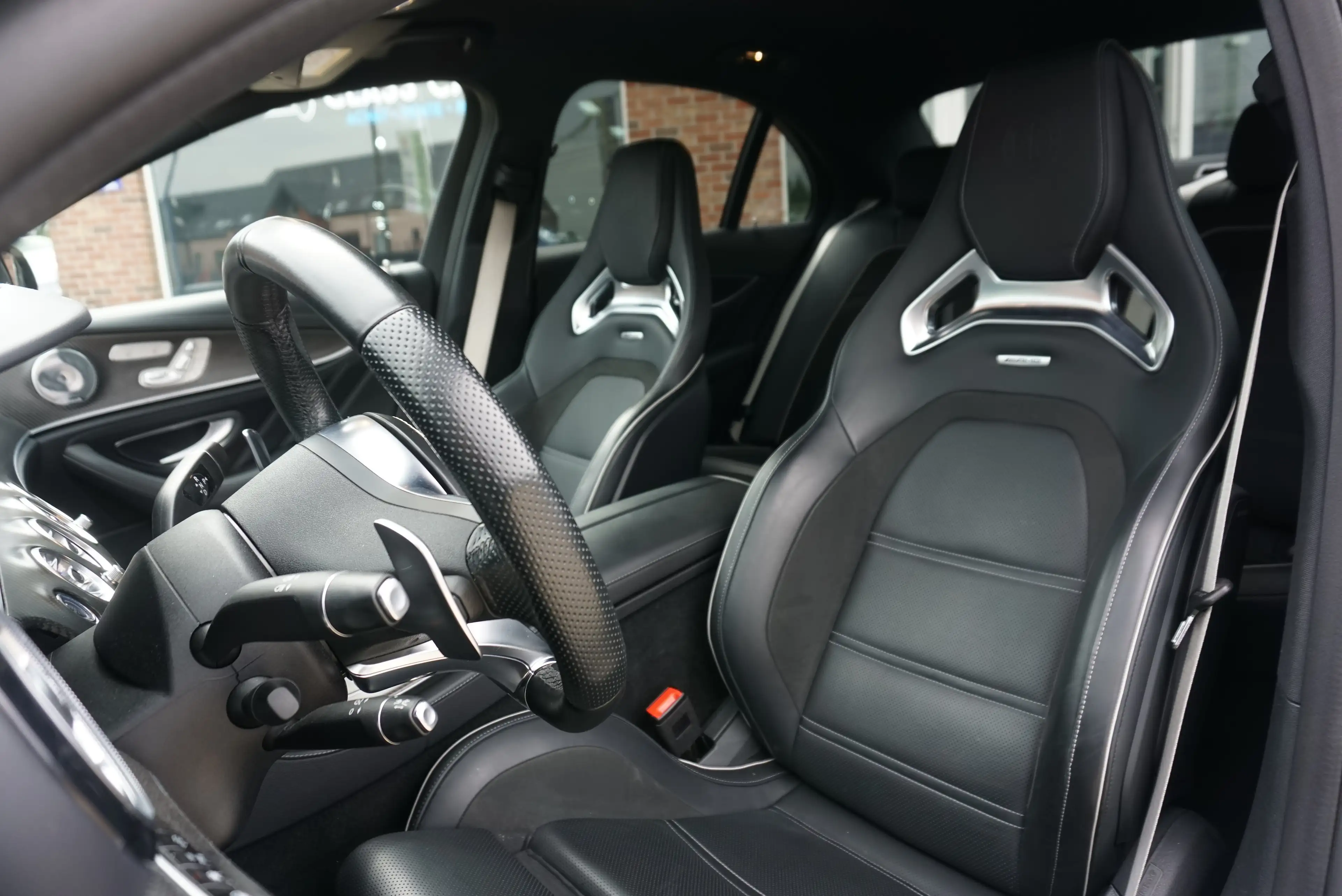 Mercedes-Benz E 63 AMG 4-MATIC+ S MAXTON DESIGN CARNET COMPLET MERCEDES — photo 11
