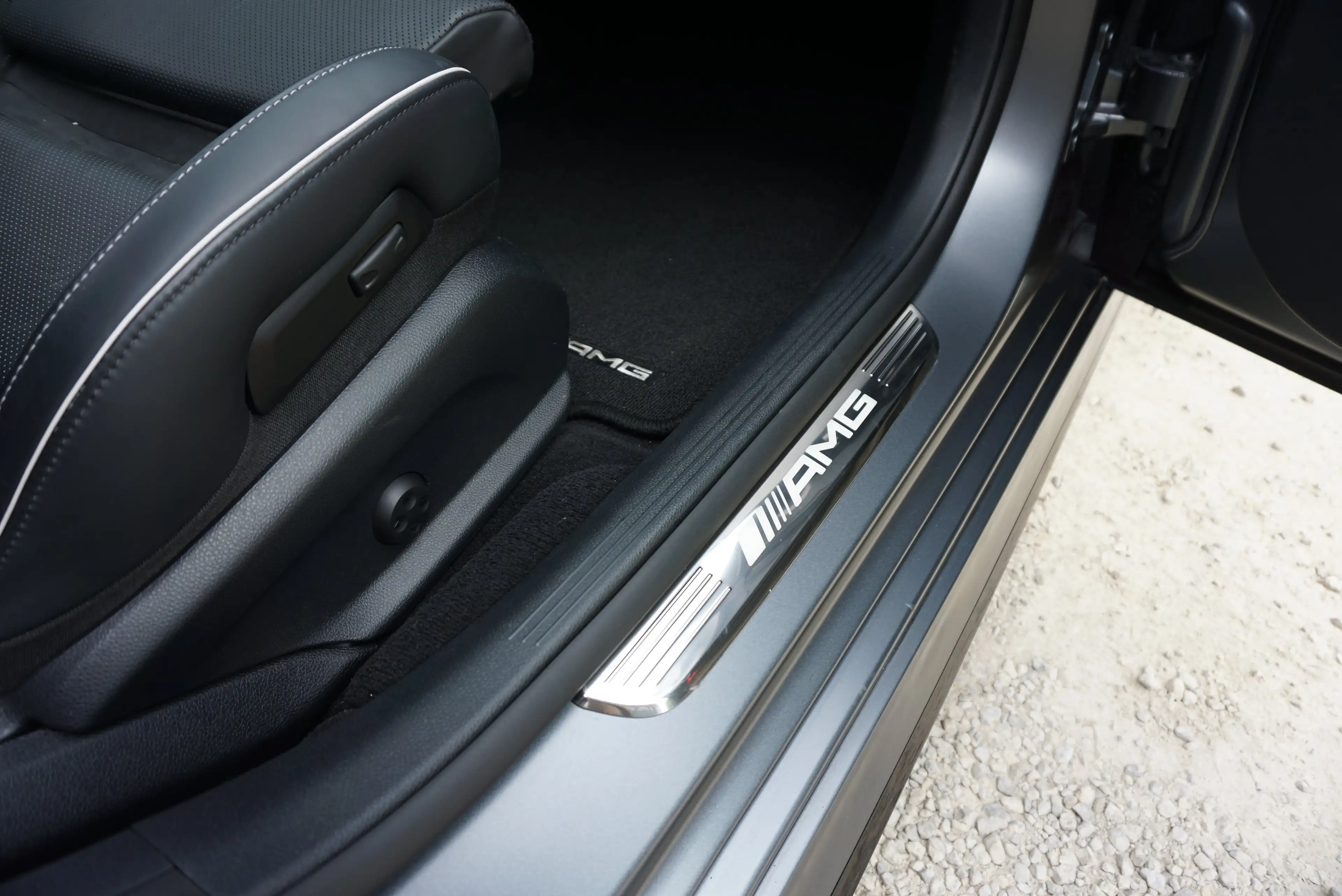 Mercedes-Benz E 63 AMG 4-MATIC+ S MAXTON DESIGN CARNET COMPLET MERCEDES — photo 13