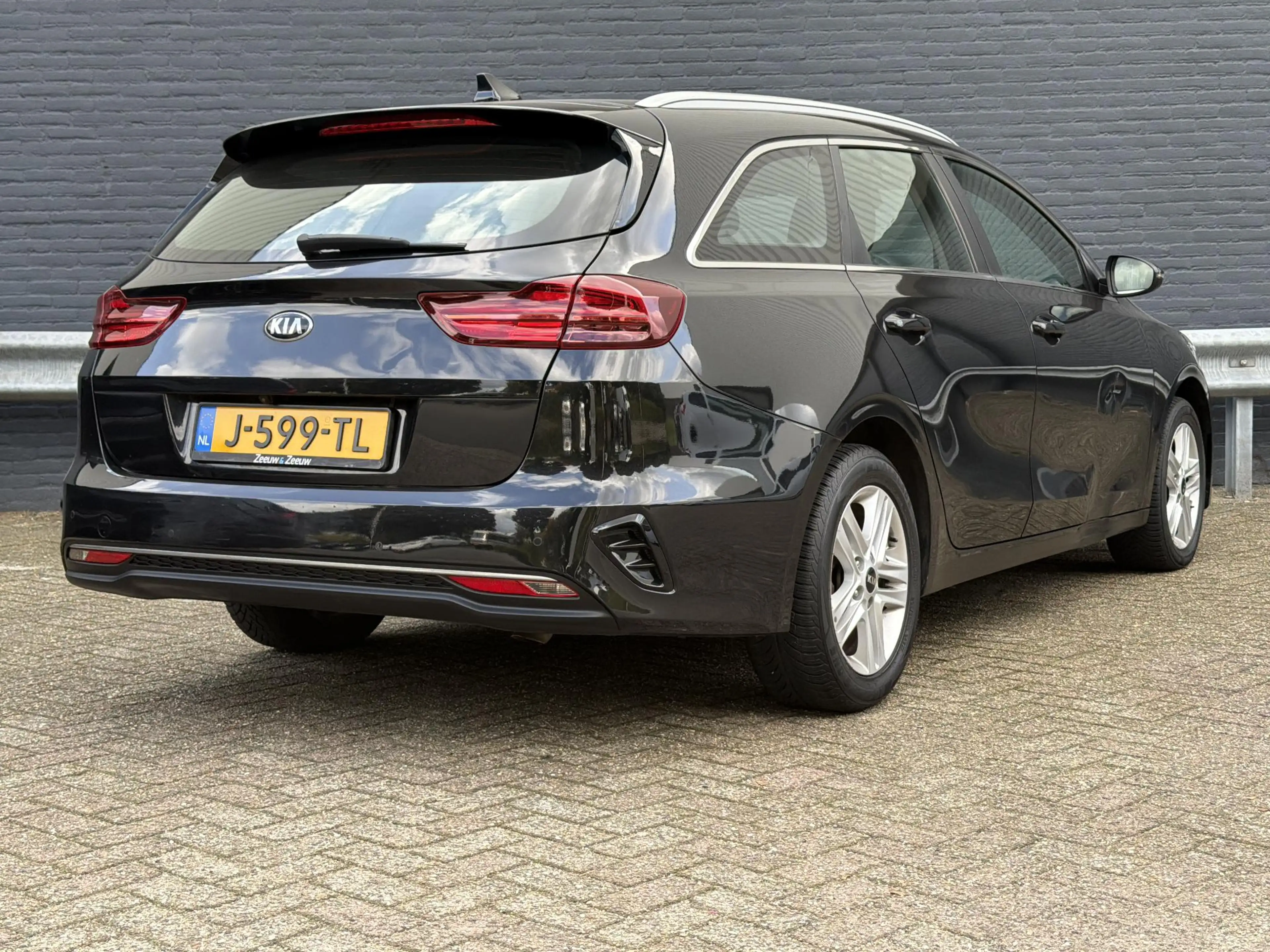 Kia Ceed SW / cee'd SW Sportswagon 1.0 T-GDi DynamicLine | € 6.200,- NETT — photo 2