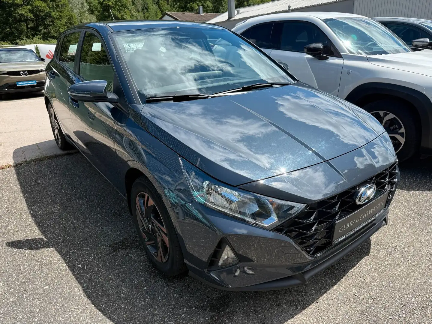 Hyundai i20 Select Mild-Hybrid Trend + Funktions-Paket Grijs - 2