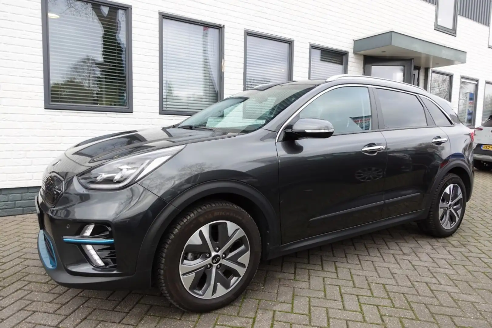 Kia Niro Executive Line plus  64 KWH  Panorama,Stoel ventil Grijs - 1