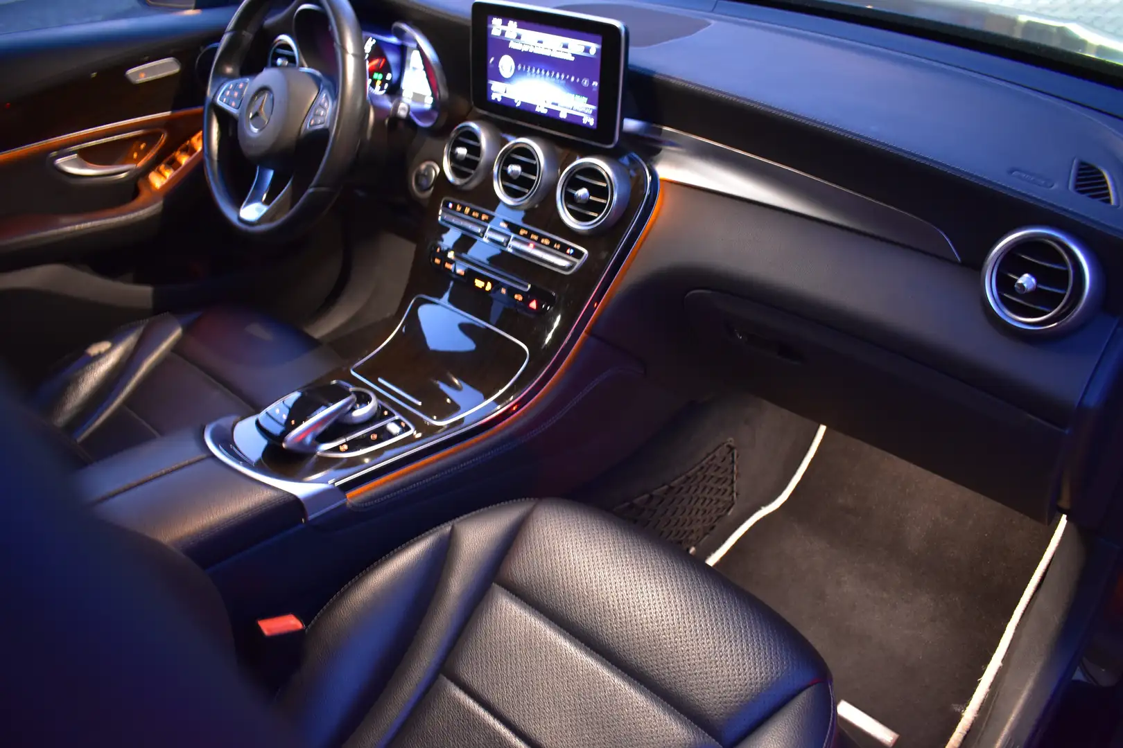 Mercedes-Benz GLC 220 d EXCLUSIVE OFF-ROAD CHROME 4M Ambiente Led Comand Noir - 2