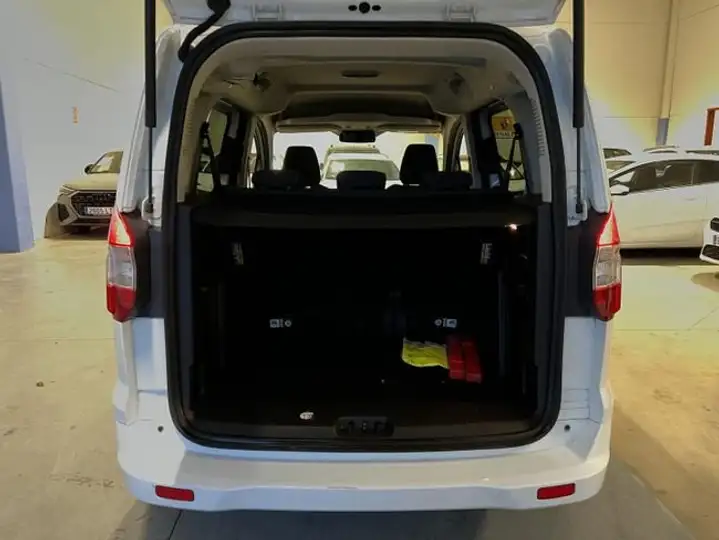 Ford Transit Courier 2015, foto 28