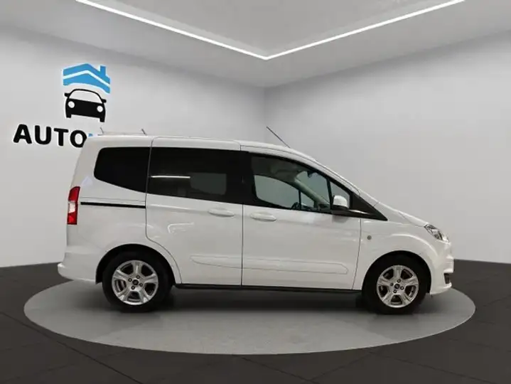 Ford Transit Courier 2015, foto 9