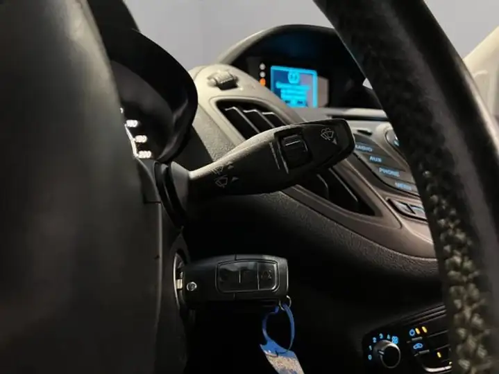 Ford Transit Courier 2015, foto 17