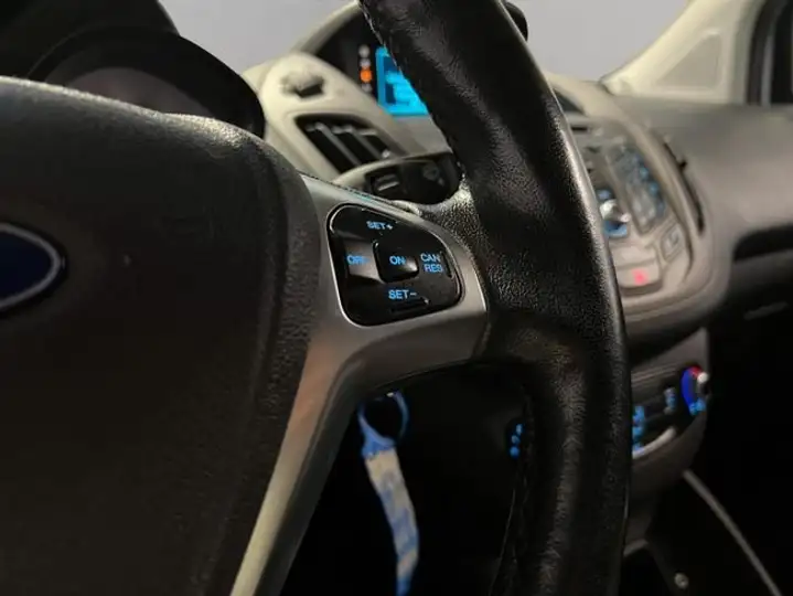 Ford Transit Courier 2015, foto 18