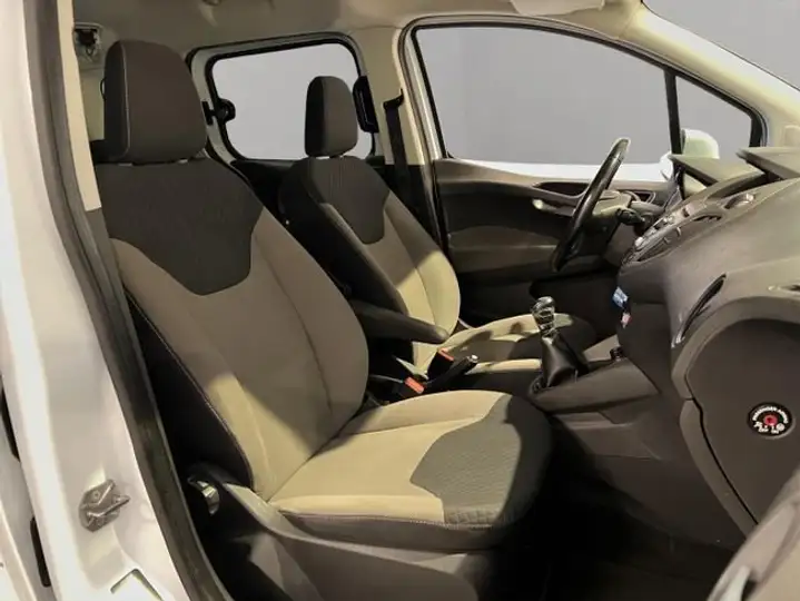 Ford Transit Courier 2015, foto 25