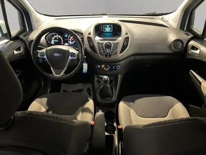 Ford Transit Courier 2015, foto 13