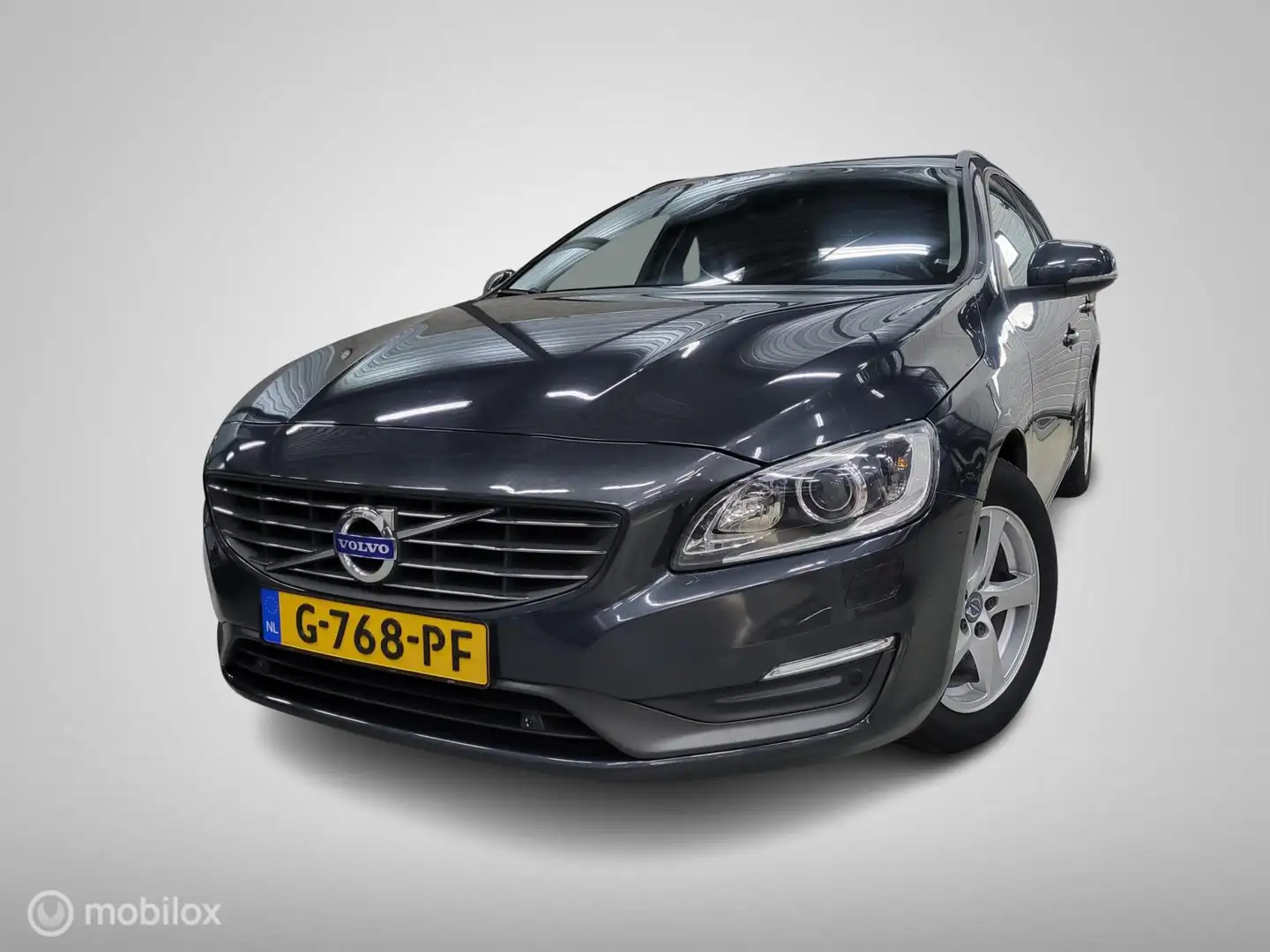 Volvo V60 2.0 D4 Summum/Automaat/Cruise/Clima/PDC/Stoelverw. Grau - 1