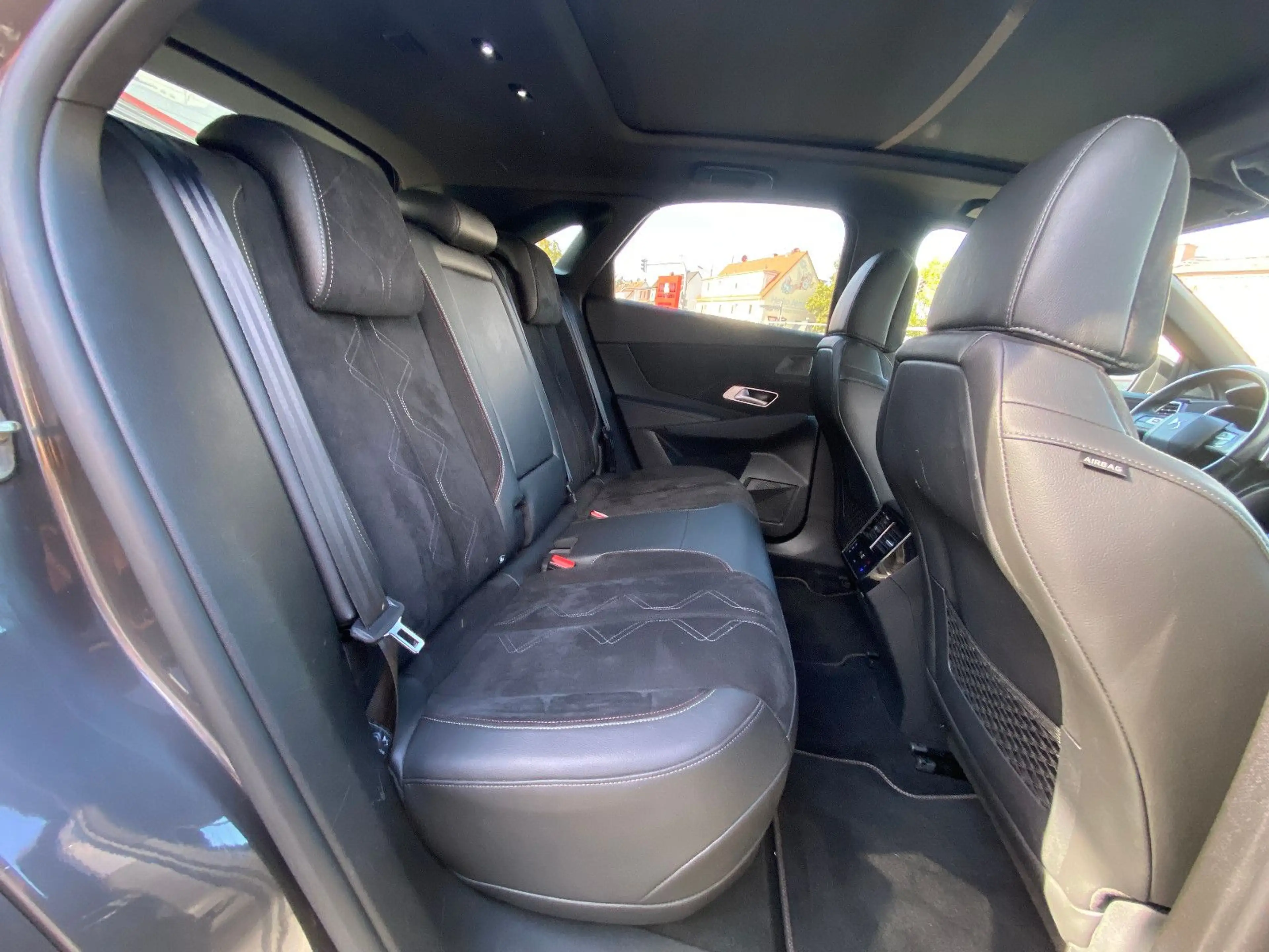 DS Automobiles DS 7 Crossback DS7 E-Tense 300 kW Performance Line + 4x4 — photo 14