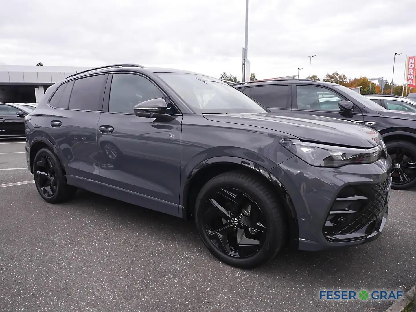 Volkswagen Tiguan 1.5 TSI DSG R-LINE, NAVI, AREA VIEW, LED Gris - 2