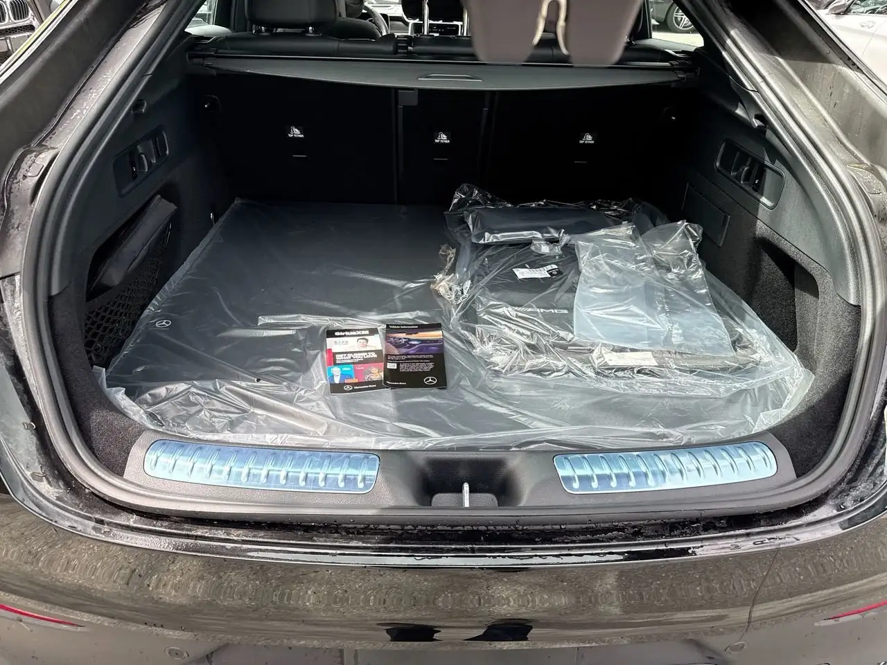 Mercedes-Benz GLC снимка Mercedes-Benz GLC