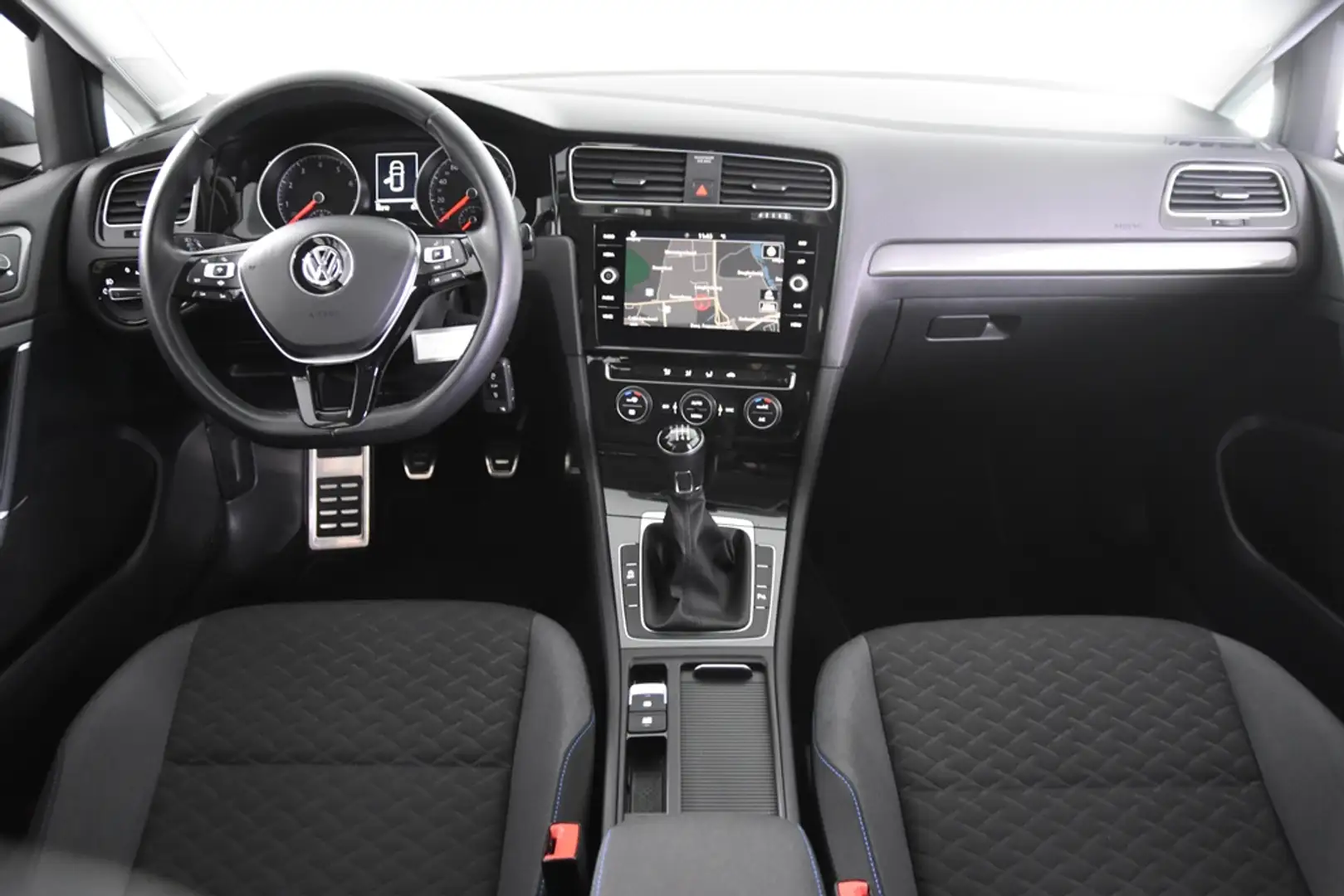 Volkswagen Golf 1.0 TSI Join *1ste Eigenaar*Navigatie*Park assist* Grijs - 2