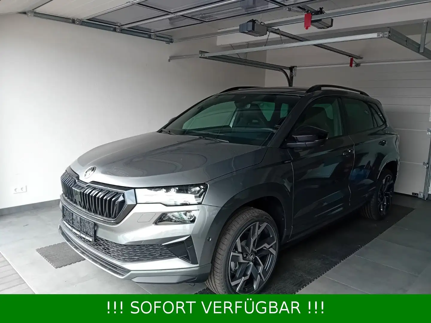Skoda Karoq 1.5TSI DSG Sportline *19"*AHK*NAV*CANTON* Gris - 2