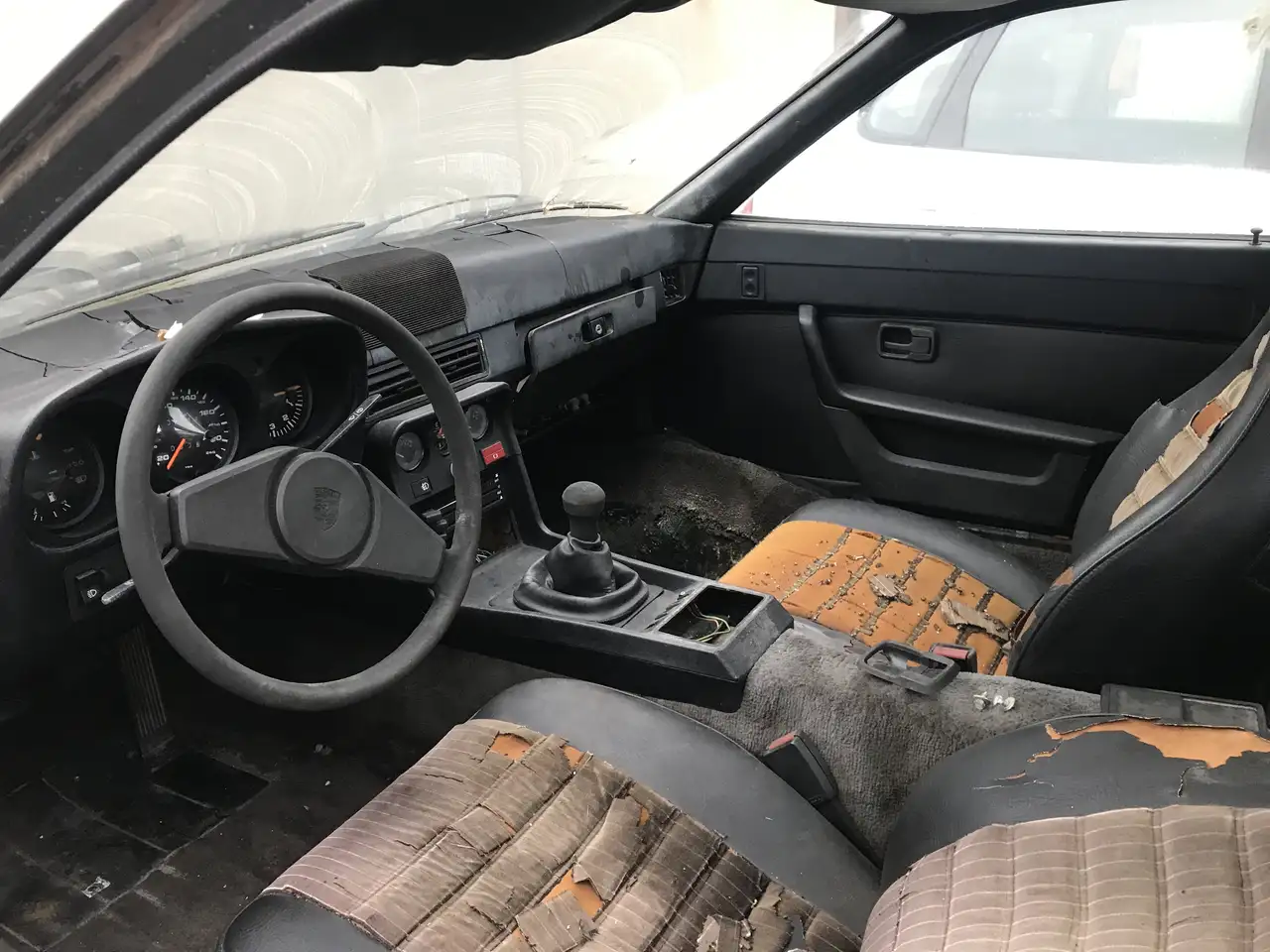 Porsche 924 2.0 Turbo, foto 5