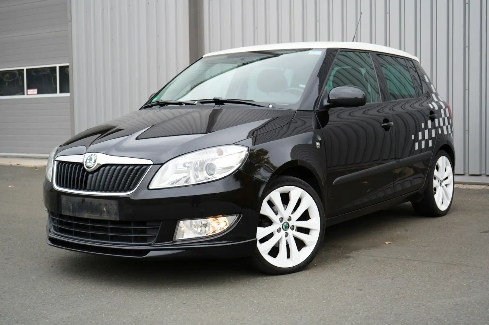 Skoda Fabia Ambiente 1,2 Gepflegt HU 11/26 Klima SHZ Noir - 1