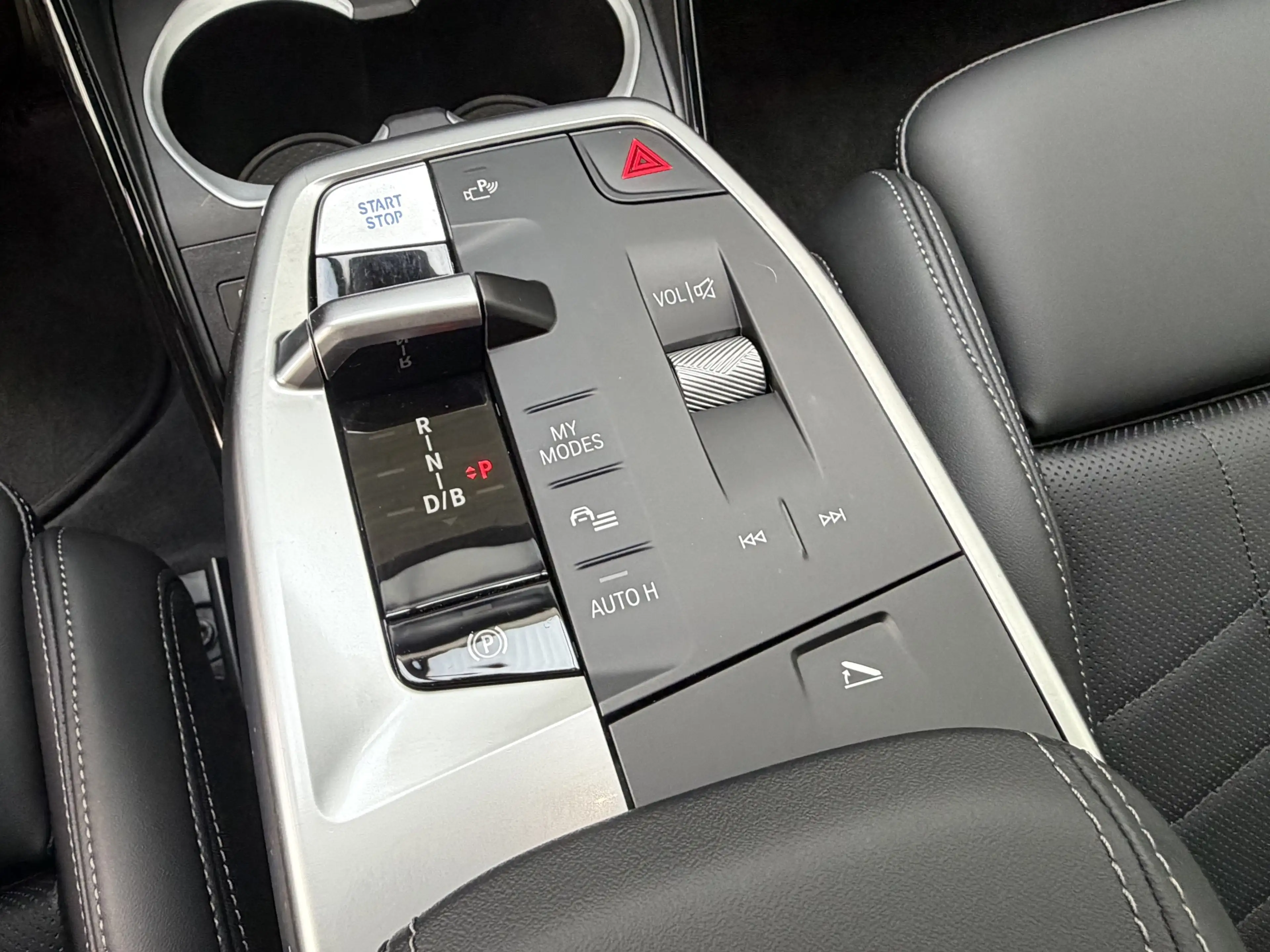 BMW X1 eDrive20 M Sport Pro ACC H&K MemorySitze LED — photo 11