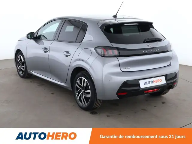 Peugeot 208 view 4