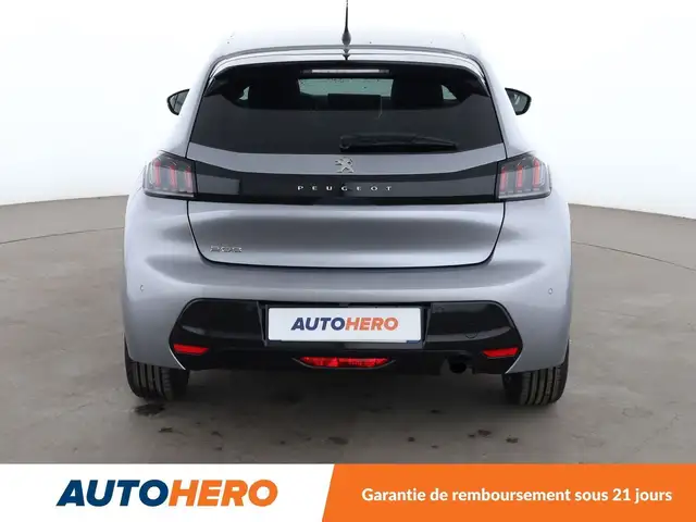 Peugeot 208 view 5