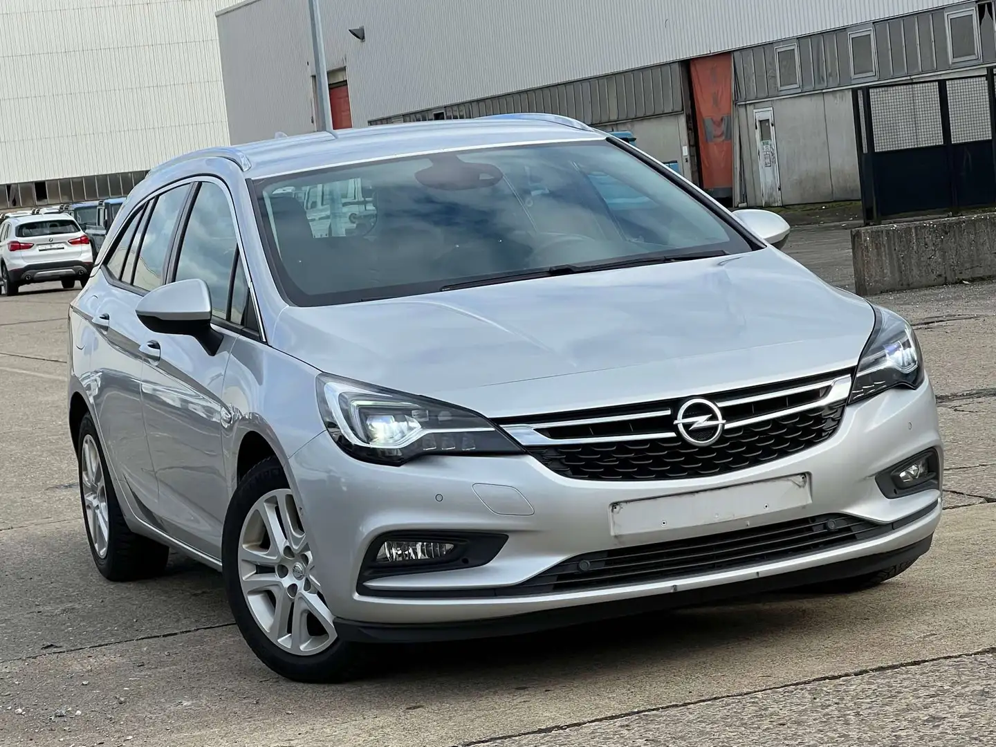 Opel Astra 1.6 CDTi EDITION SPORT/BOITE AUTO/FULLOPTIONS Gris - 2