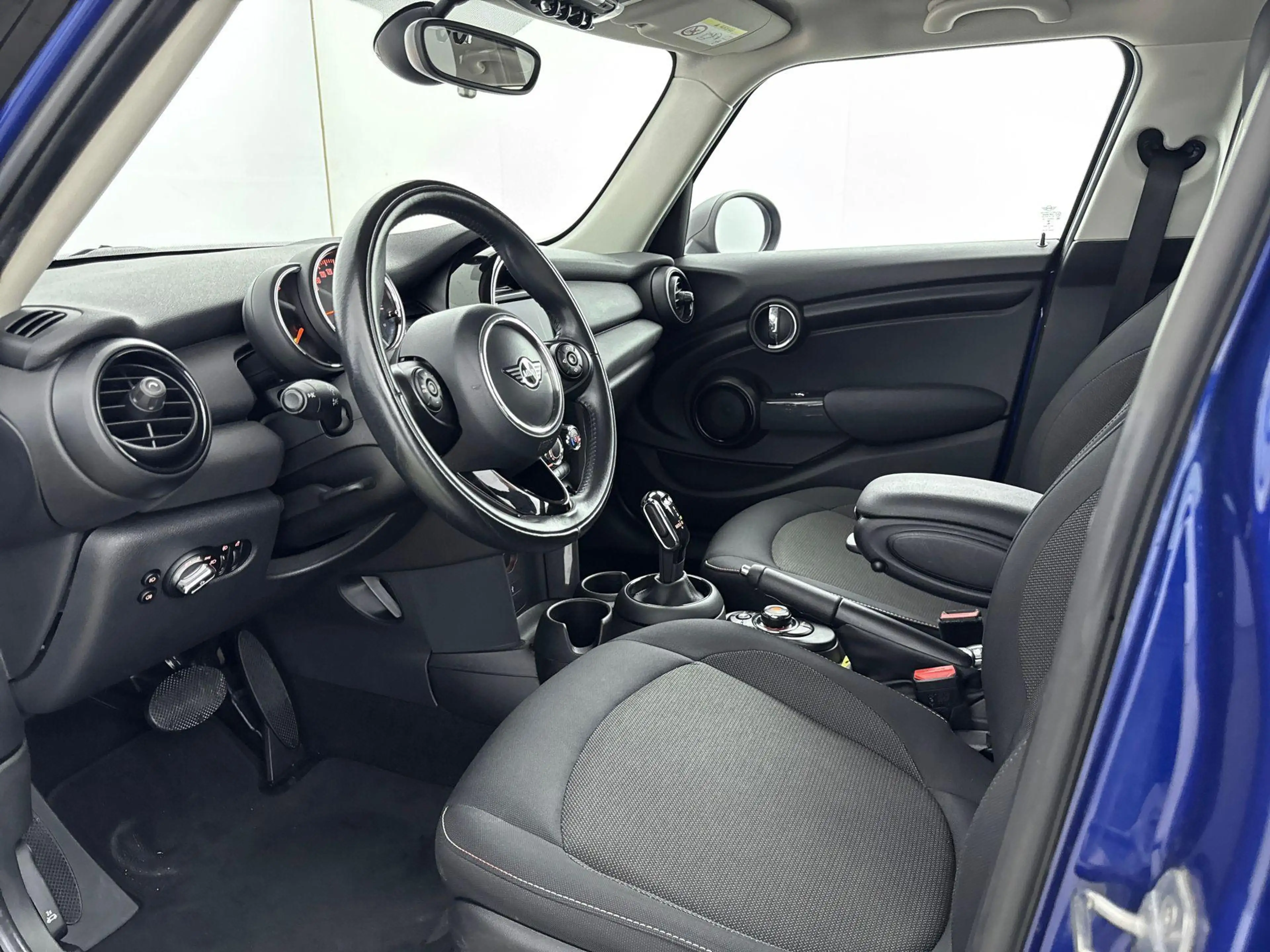 MINI One 5-Deurs 1.5 SALT AUTOMAAT | ALL SEASONS | NAVI | A — photo 9